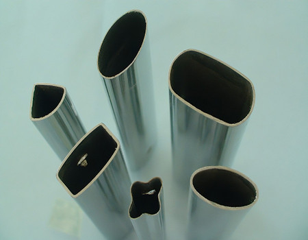 16MN Q345B ท่อเหล็กรูปร่างไม่มีรอยต่อท่อเหล็กหกเหลี่ยม Carbon Steel