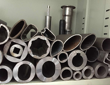 16MN Q345B ท่อเหล็กรูปร่างไม่มีรอยต่อท่อเหล็กหกเหลี่ยม Carbon Steel